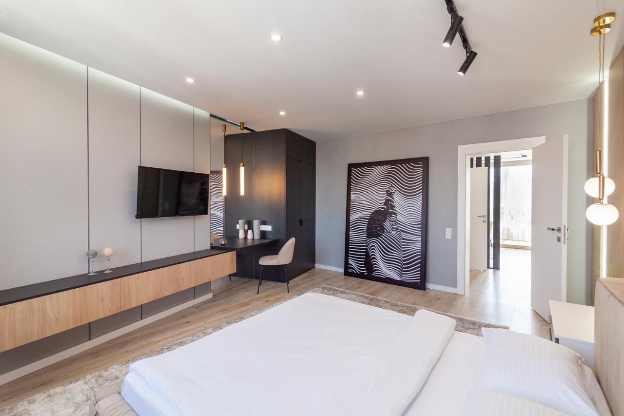 Royal Vip Jacuzzi Apart Лвив Екстериор снимка