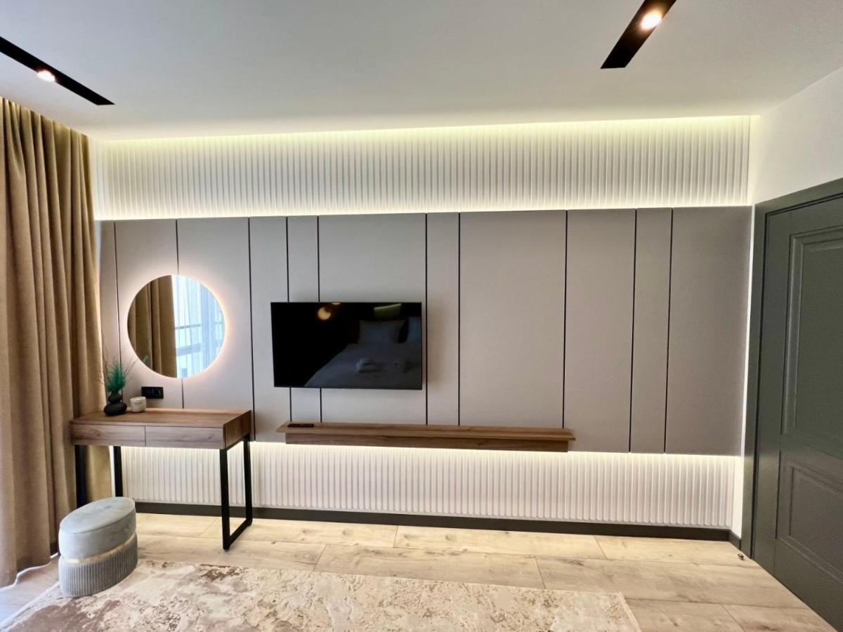 Royal Vip Jacuzzi Apart Лвив Екстериор снимка