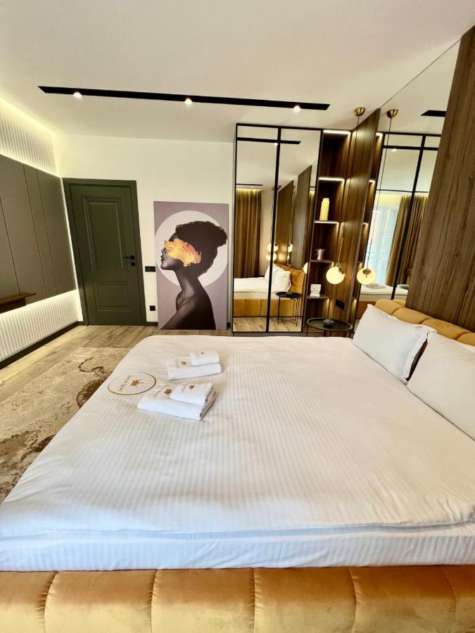 Royal Vip Jacuzzi Apart Лвив Екстериор снимка