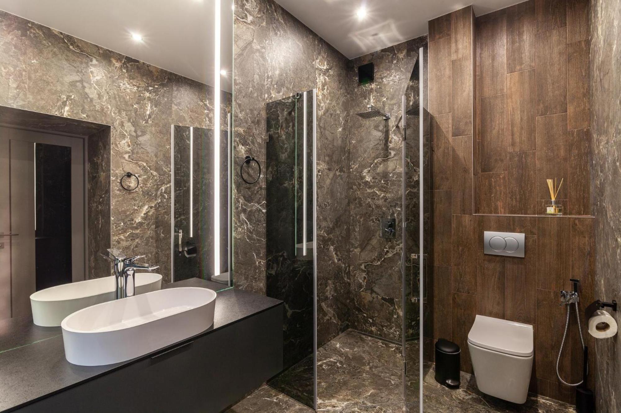 Royal Vip Jacuzzi Apart Лвив Екстериор снимка