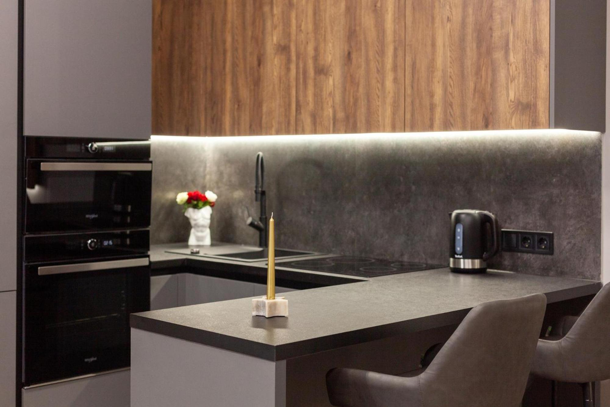 Royal Vip Jacuzzi Apart Лвив Екстериор снимка