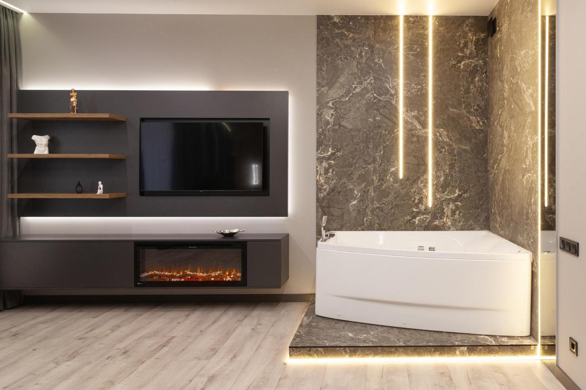 Royal Vip Jacuzzi Apart Лвив Екстериор снимка