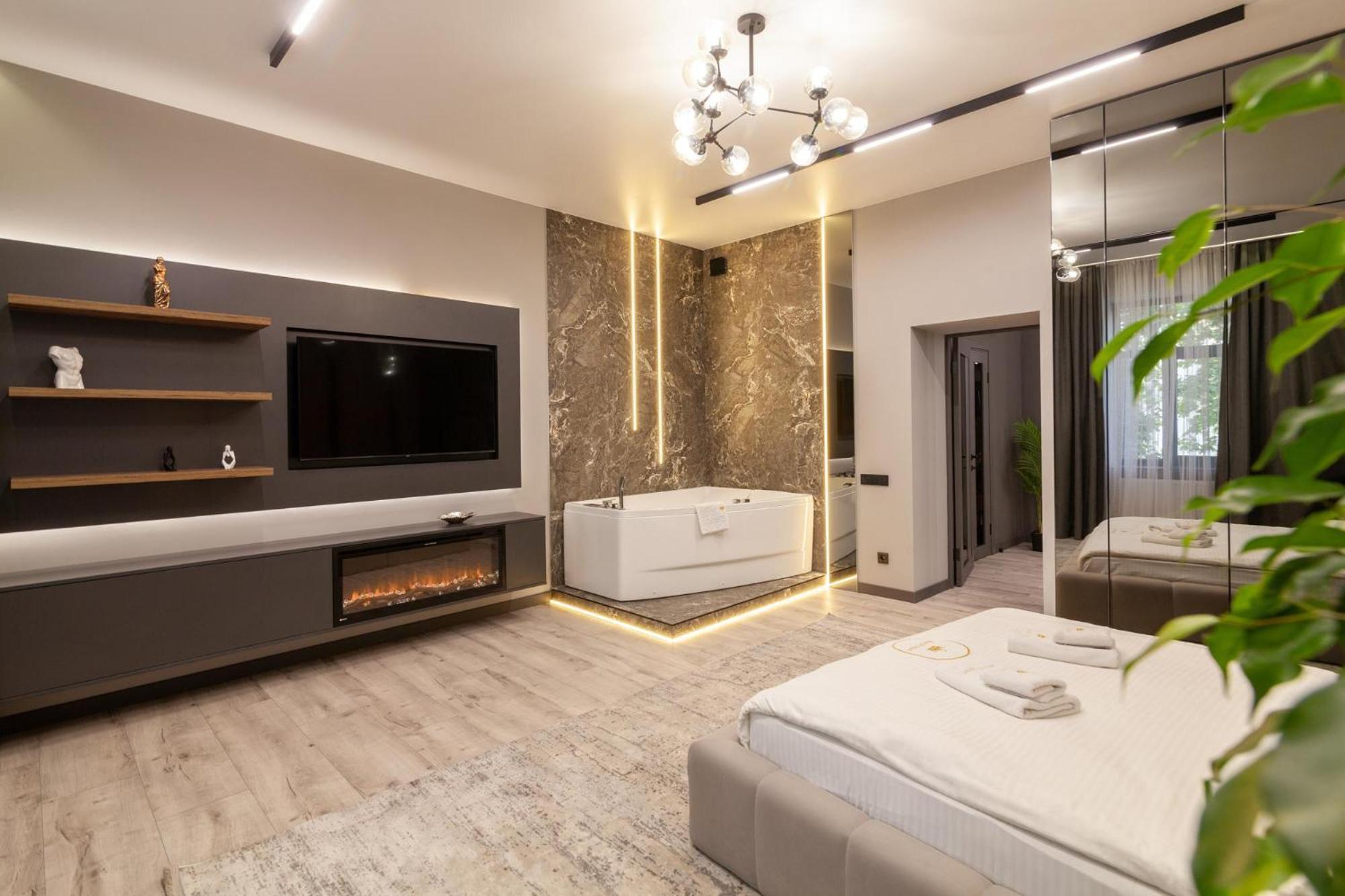 Royal Vip Jacuzzi Apart Лвив Екстериор снимка