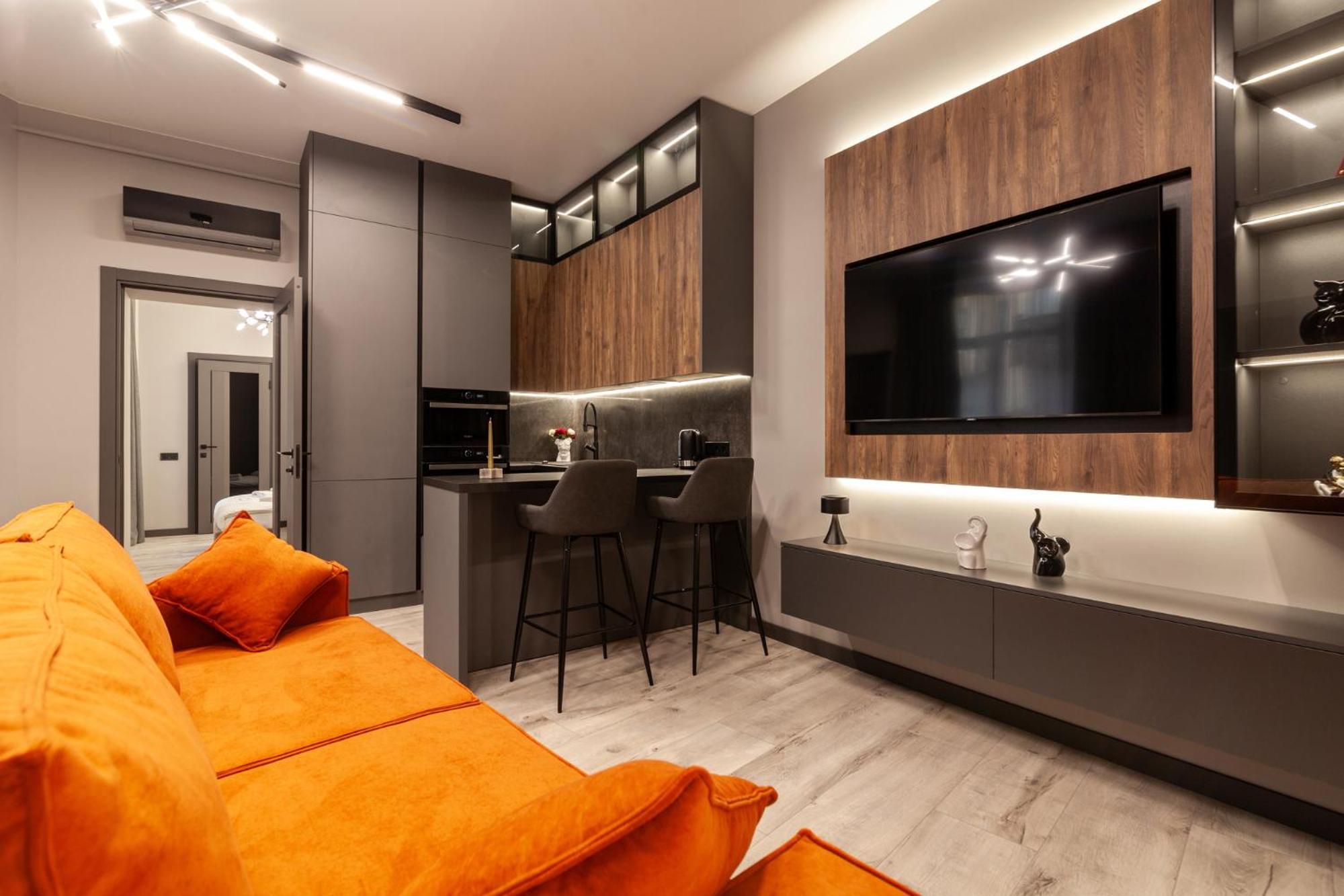 Royal Vip Jacuzzi Apart Лвив Екстериор снимка